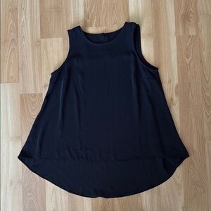 White House Black Market Women’s Sleeves Top